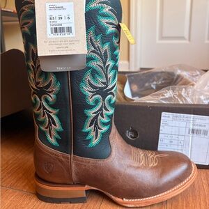 Ariat Women's futurity desperado 8.5